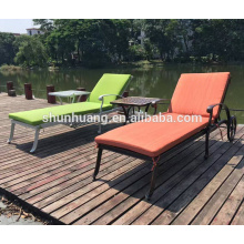 New design outdoor aluminum chaise lounge sun lounger with wheels poolside furniture